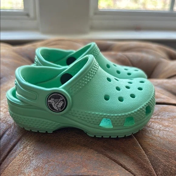 Kids Aqua Crocs - Picture 2 of 4